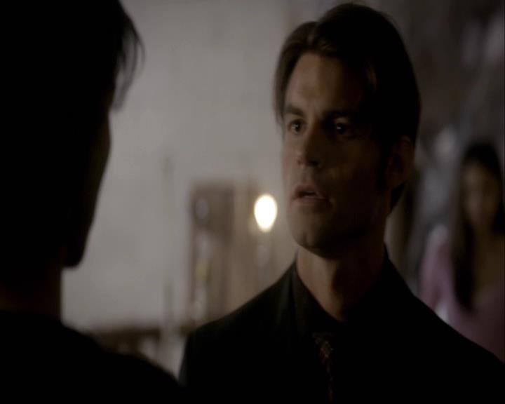 VampireDiariesWorld-dot-org_2x08Rose1549.jpg