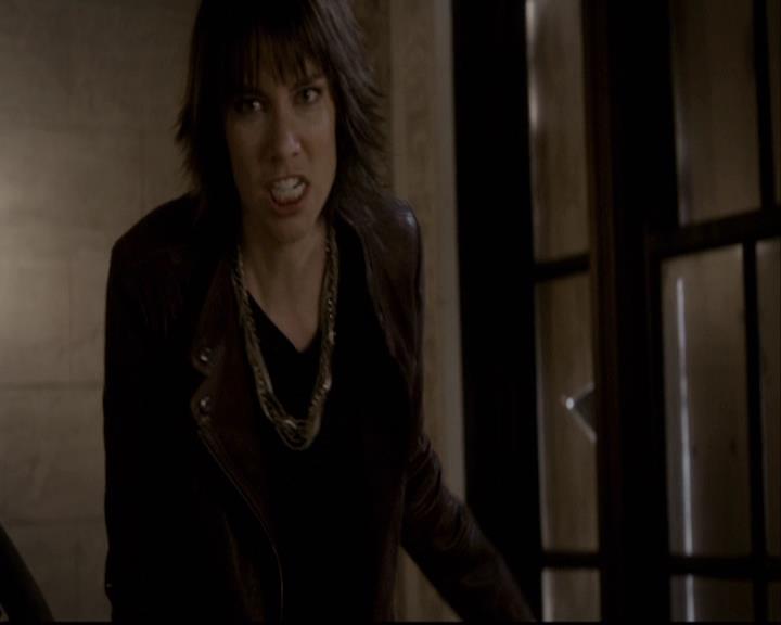 VampireDiariesWorld-dot-org_2x08Rose1564.jpg