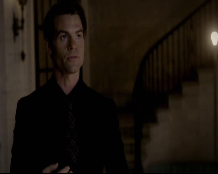 VampireDiariesWorld-dot-org_2x08Rose1566.jpg