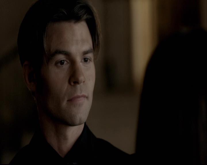 VampireDiariesWorld-dot-org_2x08Rose1581.jpg
