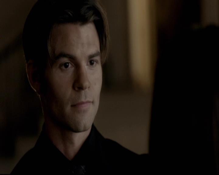 VampireDiariesWorld-dot-org_2x08Rose1582.jpg