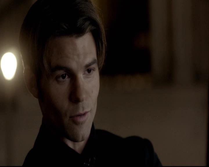 VampireDiariesWorld-dot-org_2x08Rose1589.jpg
