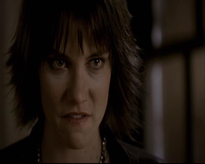 VampireDiariesWorld-dot-org_2x08Rose1591.jpg