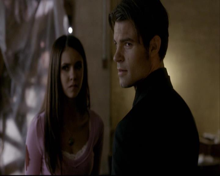 VampireDiariesWorld-dot-org_2x08Rose1593.jpg