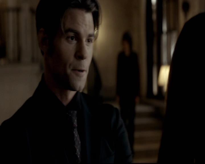 VampireDiariesWorld-dot-org_2x08Rose1594.jpg