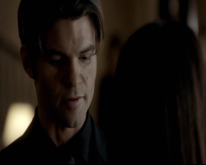 VampireDiariesWorld-dot-org_2x08Rose1602.jpg