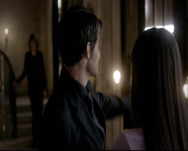 VampireDiariesWorld-dot-org_2x08Rose1604.jpg
