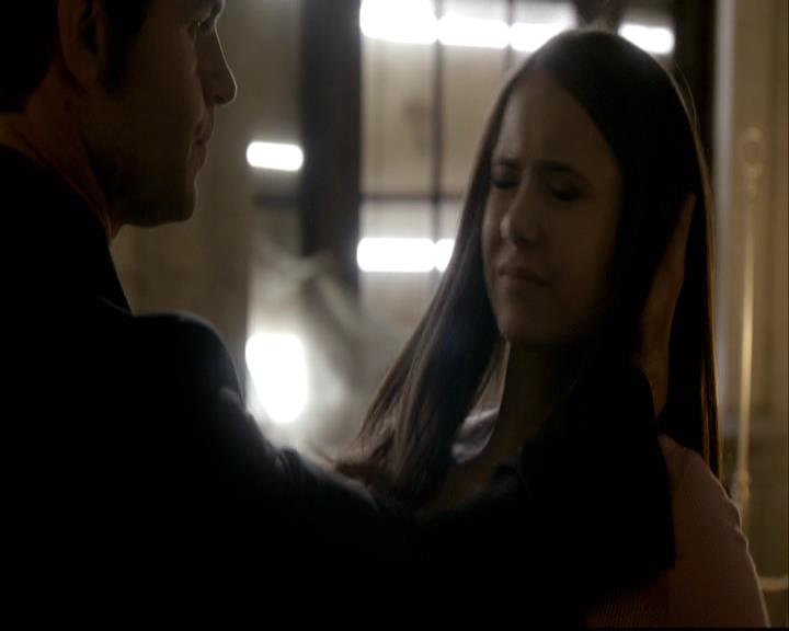 VampireDiariesWorld-dot-org_2x08Rose1605.jpg