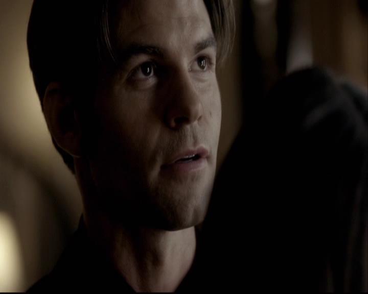 VampireDiariesWorld-dot-org_2x08Rose1617.jpg