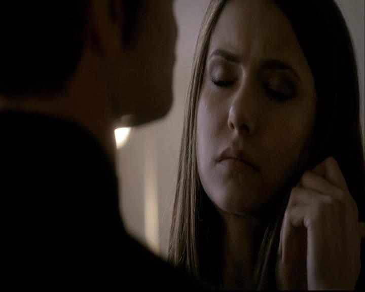 VampireDiariesWorld-dot-org_2x08Rose1618.jpg