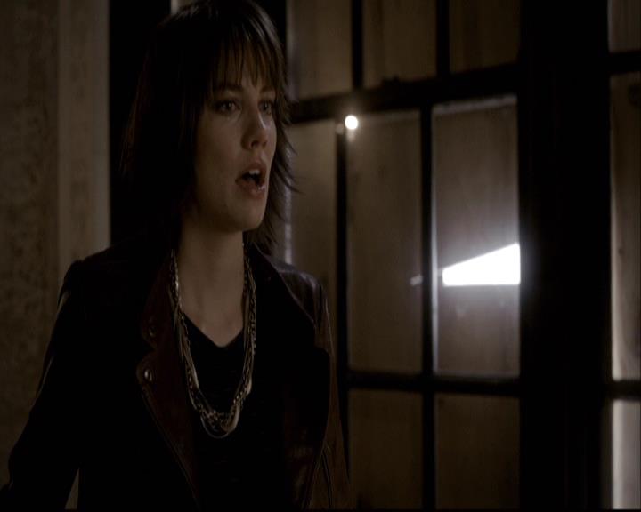 VampireDiariesWorld-dot-org_2x08Rose1620.jpg