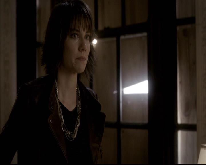 VampireDiariesWorld-dot-org_2x08Rose1621.jpg