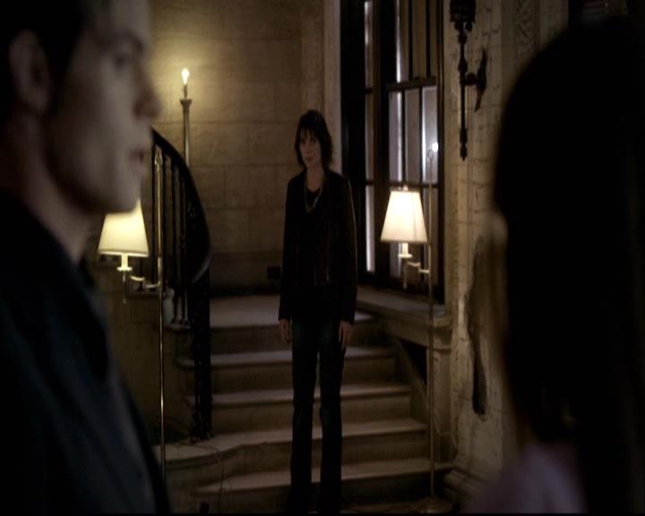 VampireDiariesWorld-dot-org_2x08Rose1624.jpg