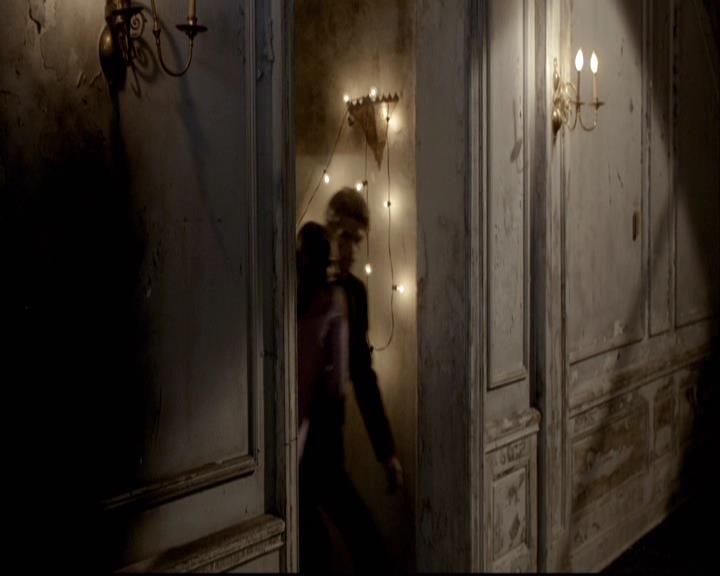 VampireDiariesWorld-dot-org_2x08Rose1632.jpg