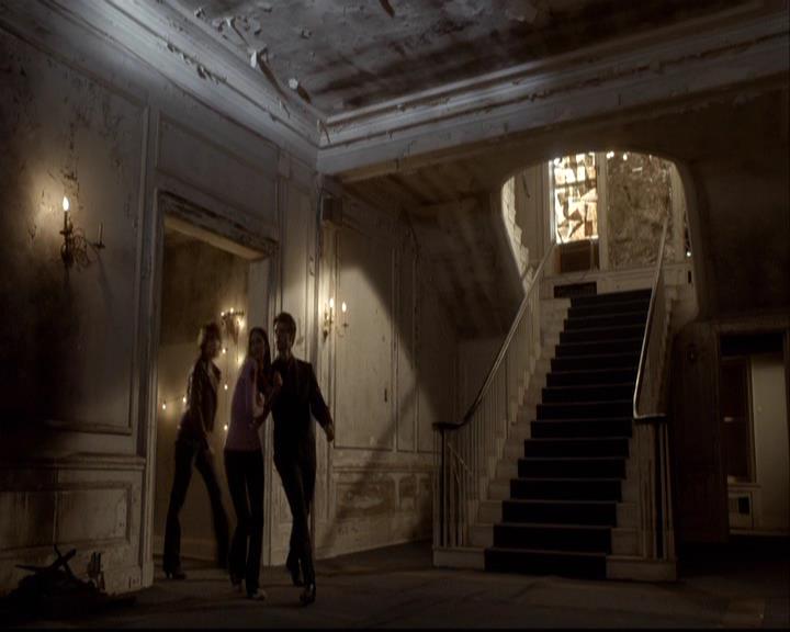 VampireDiariesWorld-dot-org_2x08Rose1633.jpg