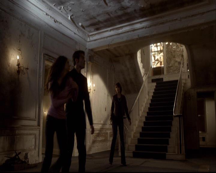 VampireDiariesWorld-dot-org_2x08Rose1635.jpg
