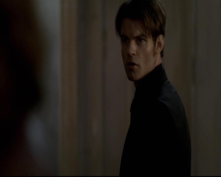 VampireDiariesWorld-dot-org_2x08Rose1642.jpg