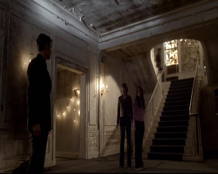 VampireDiariesWorld-dot-org_2x08Rose1645.jpg
