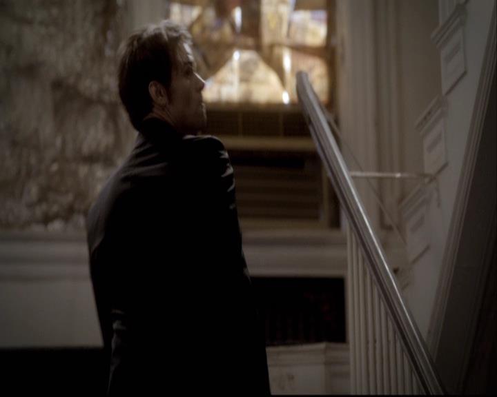 VampireDiariesWorld-dot-org_2x08Rose1653.jpg