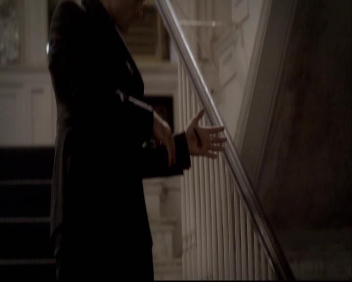 VampireDiariesWorld-dot-org_2x08Rose1657.jpg