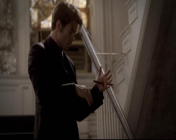VampireDiariesWorld-dot-org_2x08Rose1658.jpg