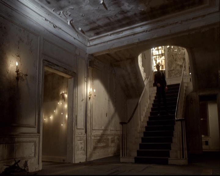 VampireDiariesWorld-dot-org_2x08Rose1663.jpg