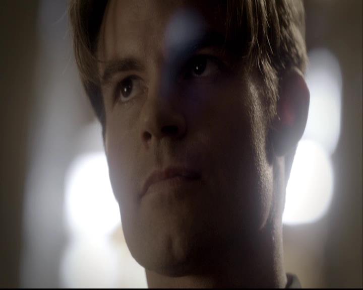 VampireDiariesWorld-dot-org_2x08Rose1666.jpg