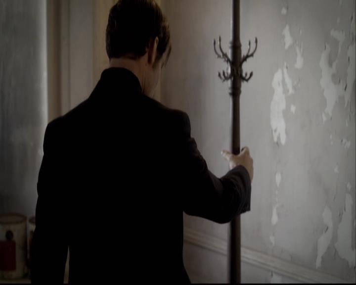 VampireDiariesWorld-dot-org_2x08Rose1680.jpg