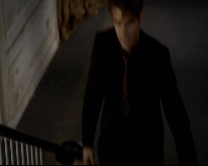VampireDiariesWorld-dot-org_2x08Rose1729.jpg