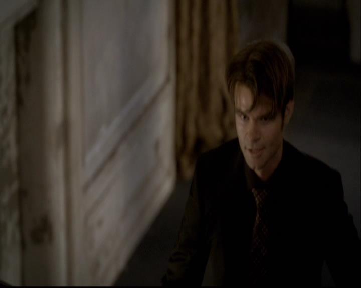 VampireDiariesWorld-dot-org_2x08Rose1730.jpg