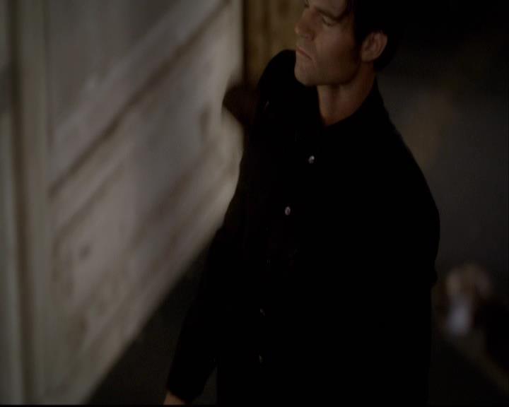 VampireDiariesWorld-dot-org_2x08Rose1731.jpg