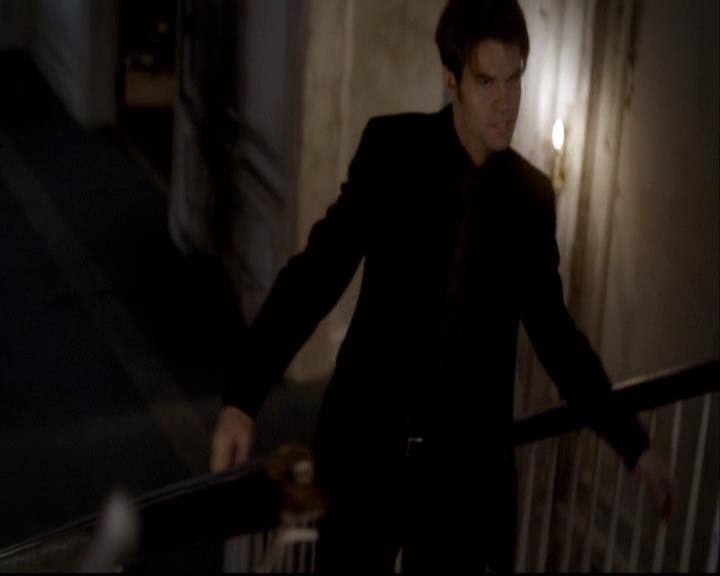 VampireDiariesWorld-dot-org_2x08Rose1733.jpg