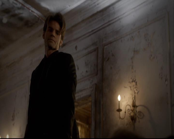 VampireDiariesWorld-dot-org_2x08Rose1741.jpg