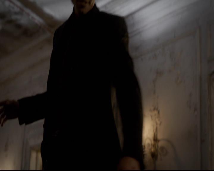 VampireDiariesWorld-dot-org_2x08Rose1743.jpg