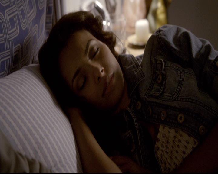 VampireDiariesWorld-dot-org_2x08Rose1787.jpg