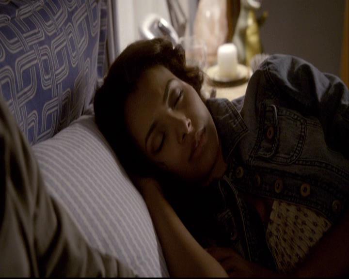 VampireDiariesWorld-dot-org_2x08Rose1791.jpg