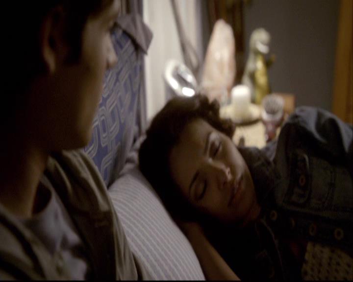 VampireDiariesWorld-dot-org_2x08Rose1793.jpg
