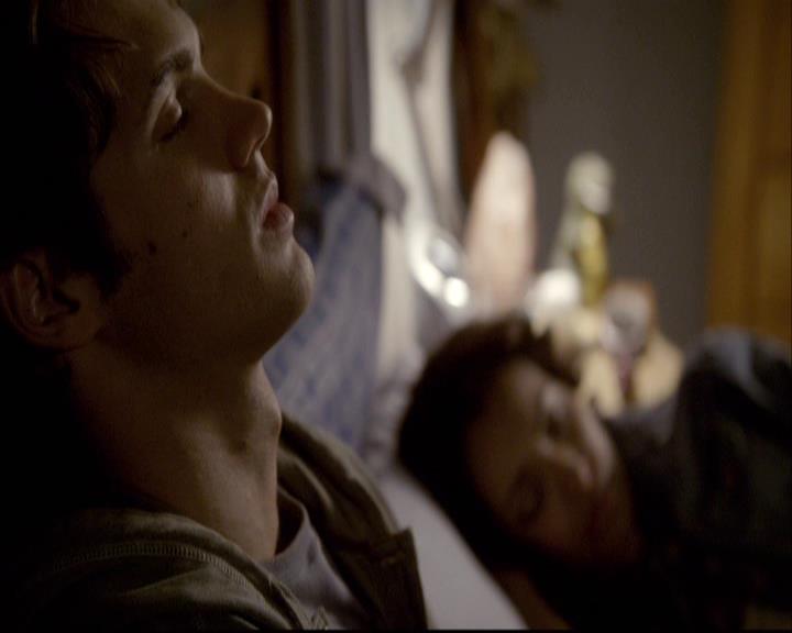 VampireDiariesWorld-dot-org_2x08Rose1796.jpg
