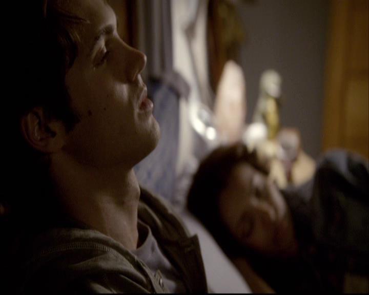 VampireDiariesWorld-dot-org_2x08Rose1797.jpg