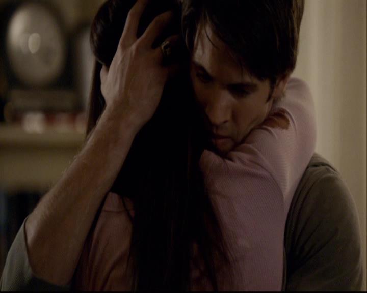 VampireDiariesWorld-dot-org_2x08Rose1830.jpg