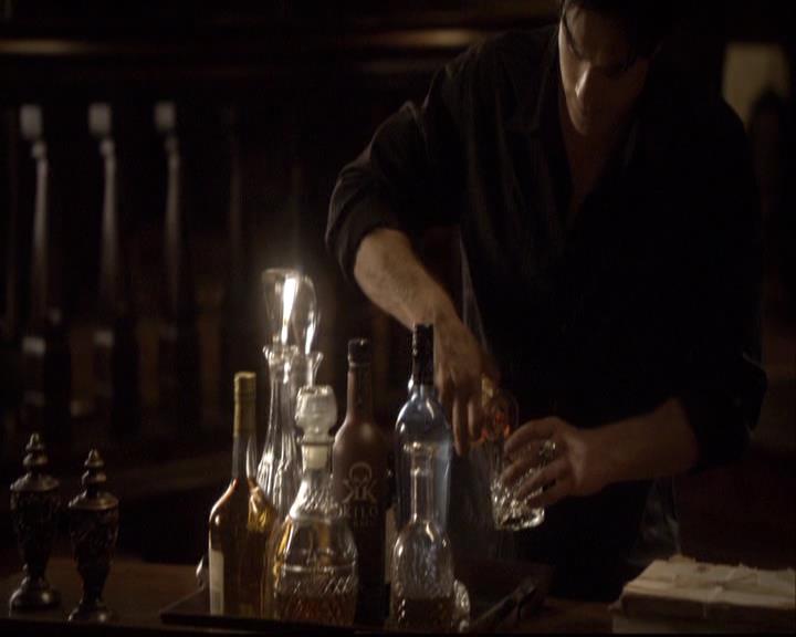 VampireDiariesWorld-dot-org_2x08Rose1845.jpg