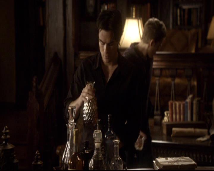 VampireDiariesWorld-dot-org_2x08Rose1860.jpg