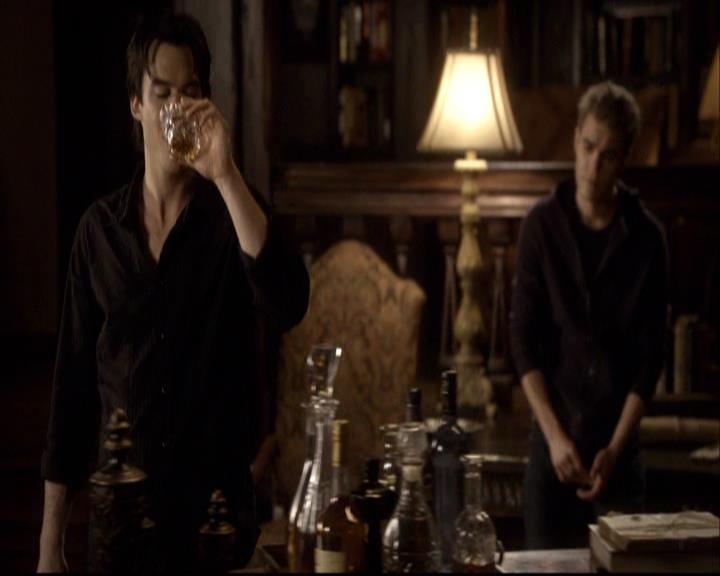 VampireDiariesWorld-dot-org_2x08Rose1880.jpg