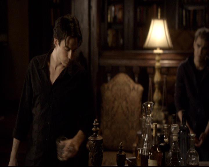 VampireDiariesWorld-dot-org_2x08Rose1881.jpg