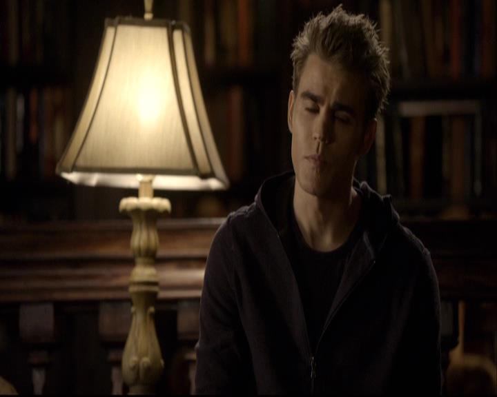 VampireDiariesWorld-dot-org_2x08Rose1890.jpg
