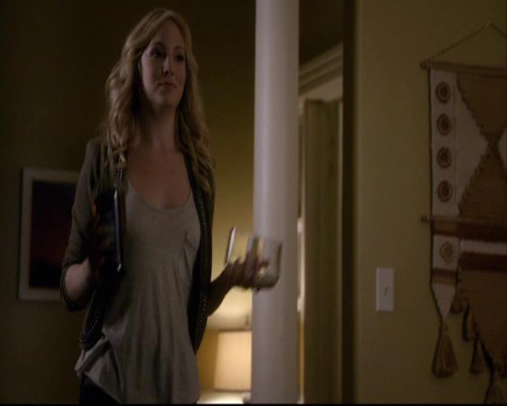 VampireDiariesWorld-dot-org_2x08Rose1927.jpg