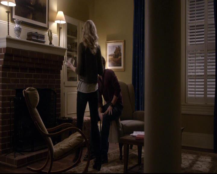 VampireDiariesWorld-dot-org_2x08Rose1929.jpg