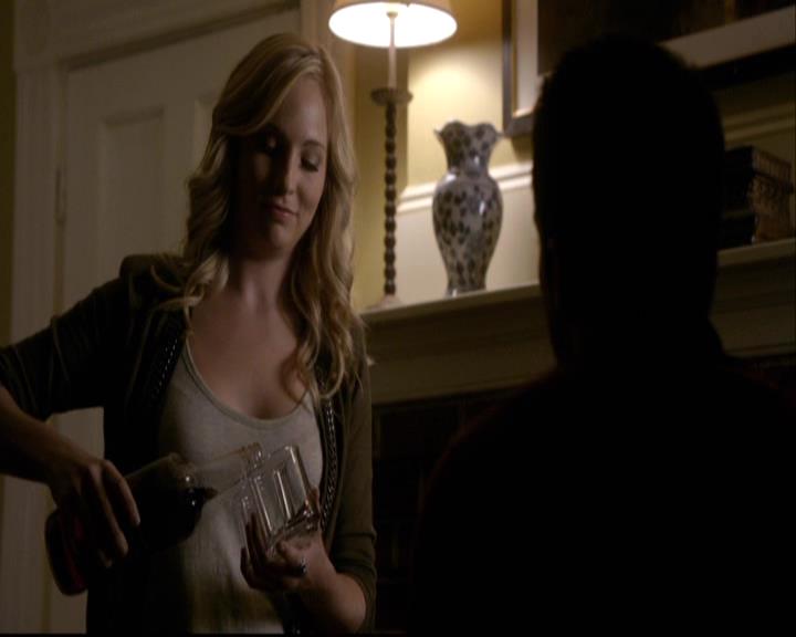 VampireDiariesWorld-dot-org_2x08Rose1930.jpg