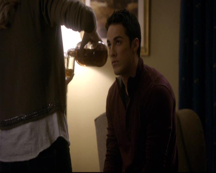 VampireDiariesWorld-dot-org_2x08Rose1932.jpg