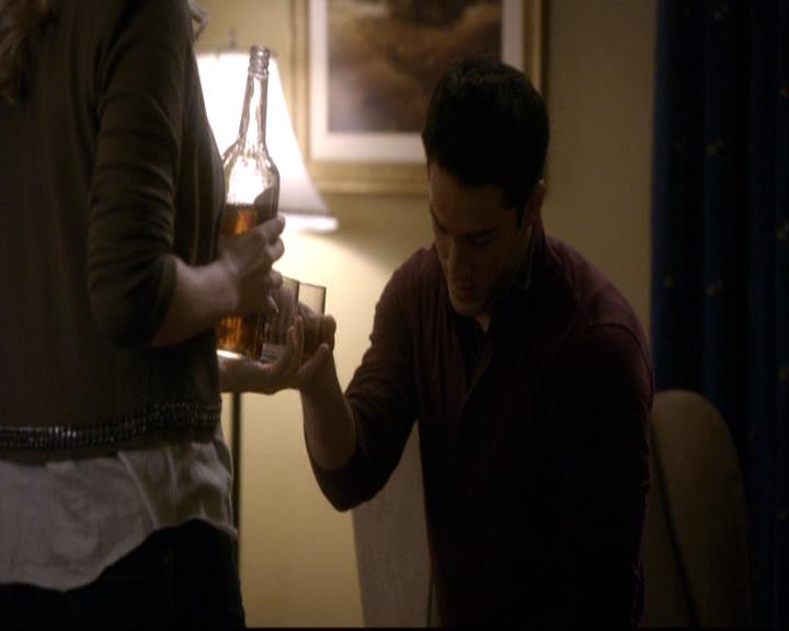 VampireDiariesWorld-dot-org_2x08Rose1934.jpg